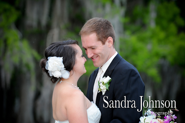 Best Lakeside wedding at Paradise Cove in Orlando, Florida - Wedding photographer - Sandra Johnson (SJFoto.com)